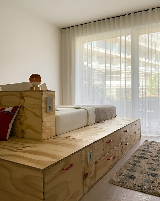 Как разделить комнату на две зоны: 11 способов и 76 фотопримеров