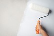 Красить стены или клеить обои? Сравнение материалов и советы, что выбрать