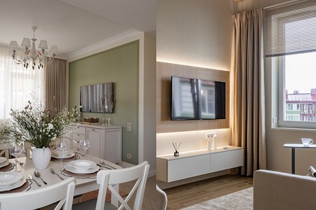 Как оформить стену за телевизором в гостиной: 6 красивых идей от дизайнеров из новых проектов