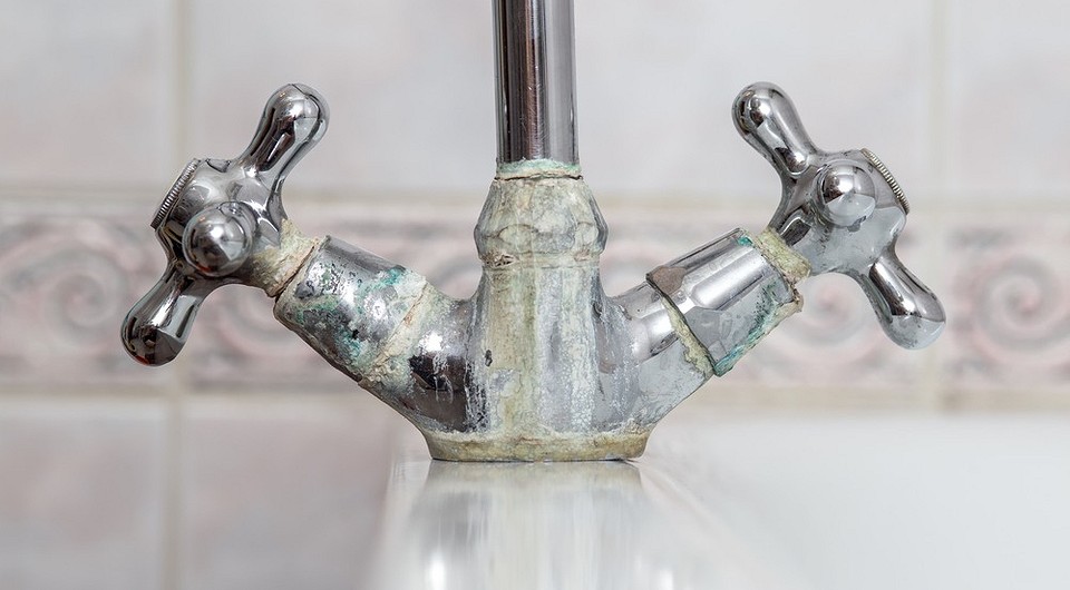 Чем очистить известковый налет: 10 эффективных средств и особенности их применения