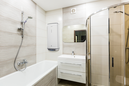 Умный интерьер ванной: технологии, которые экономят время и ресурсы