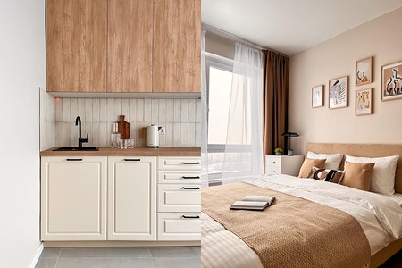 Покрасили обои и обставили мебелью: классное преображение однушки 33 кв. м с ремонтом от застройщика (фото до и после)