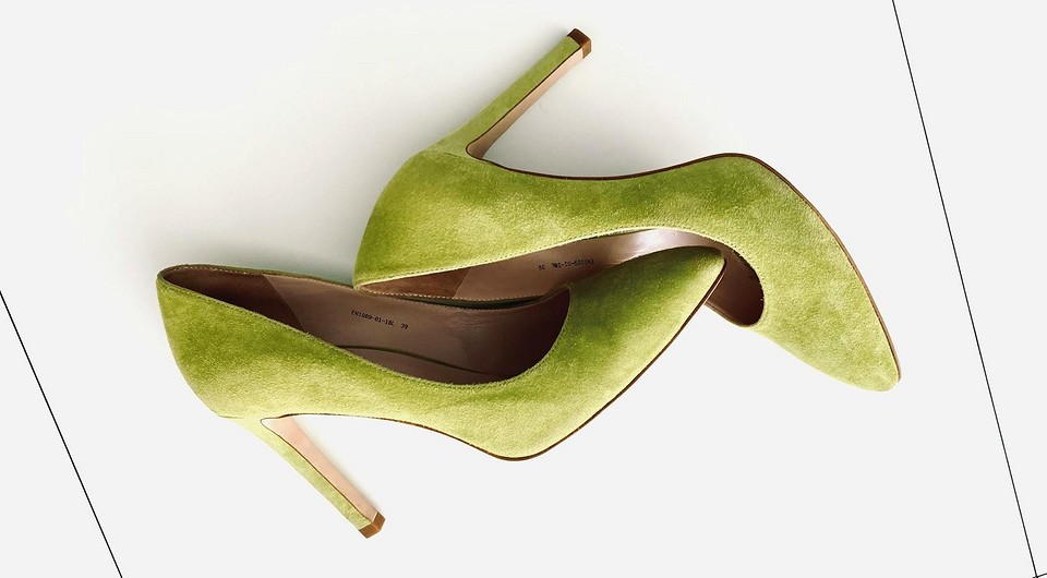 Как ухаживать за замшевой обувью: советы по чистке, восстановлению цвета и хранению Как ухаживать за замшевой обувью: советы по чистке, восстановлению цвета и хранению