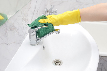 7 способов навести порядок в ванной за 15 минут