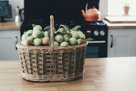 Как хранить яблоки зимой в домашних условиях: способы и советы по хранению