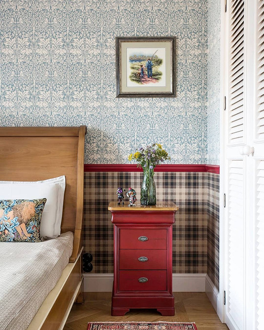 Как комбинировать обои: готовые схемы и идеи для каждой комнаты (73 фото)