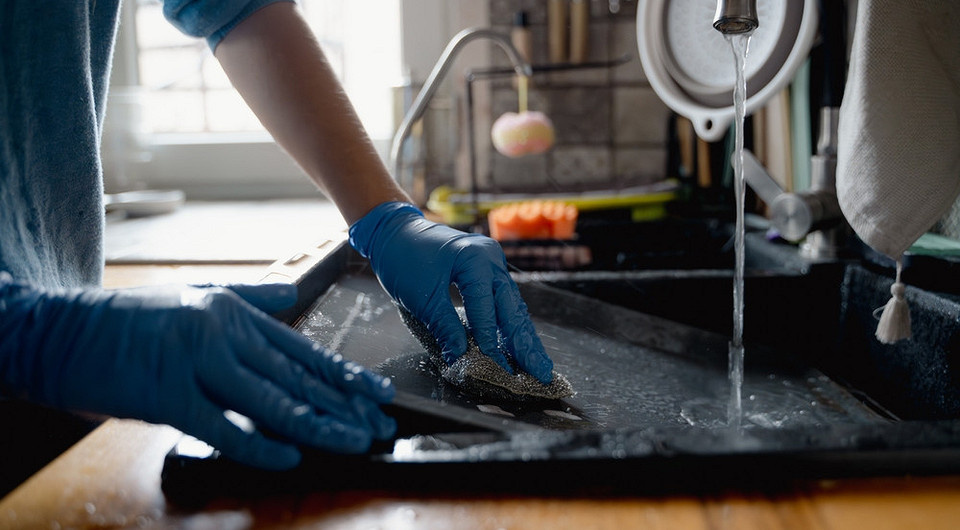 Как отмыть противень: домашние средства и бытовая химия