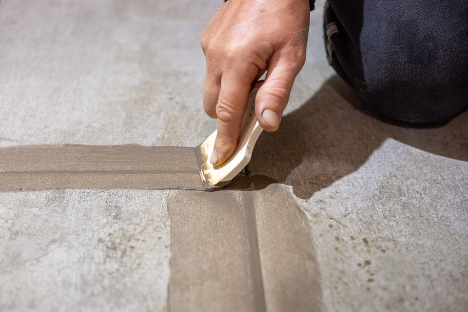 Как затирать швы затиркой: выбор состава, пошаговая инструкция и типичные ошибки