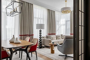 Карнизы для штор-2026: обзор видов, тренды и идеи для разных стилей (85 фото)