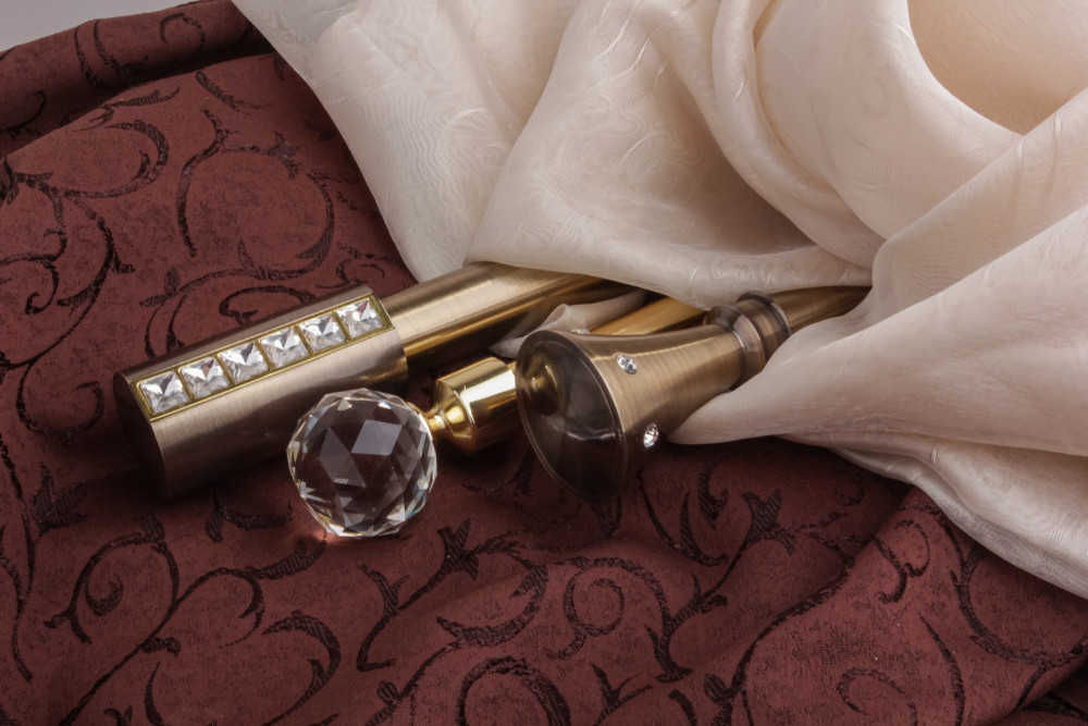 Карнизы для штор-2026: обзор видов, тренды и идеи для разных стилей (85 фото)