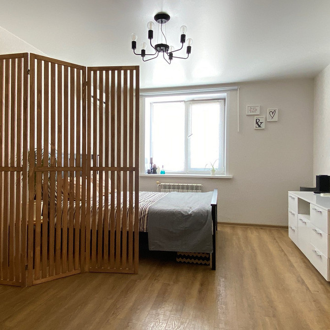 Как зонировать комнату на спальню и гостиную: 8 доступных вариантов и 58 фото