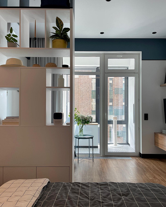 Как зонировать комнату на спальню и гостиную: 8 доступных вариантов и 58 фото