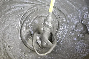 Жидкое стекло для бетона: особенности применения и способы использования