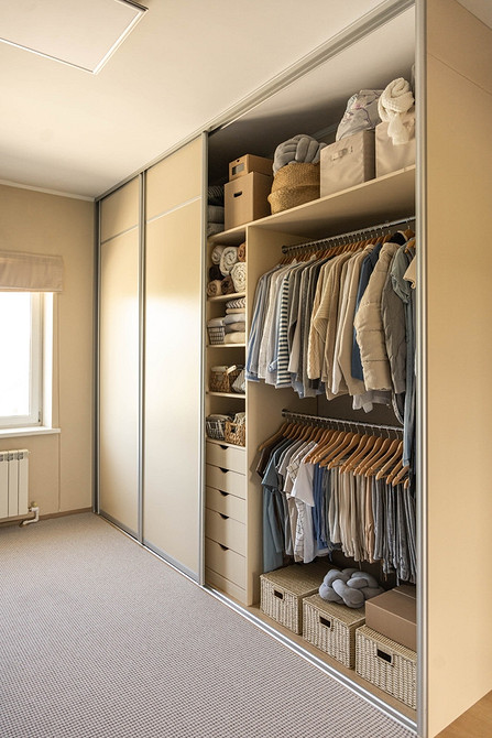 Наполнение шкафа-купе: как спланировать хранение, чтобы поместилось все (54 фото)