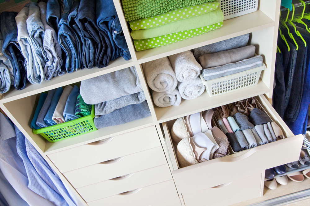 Наполнение шкафа-купе: как спланировать хранение, чтобы поместилось все (54 фото)