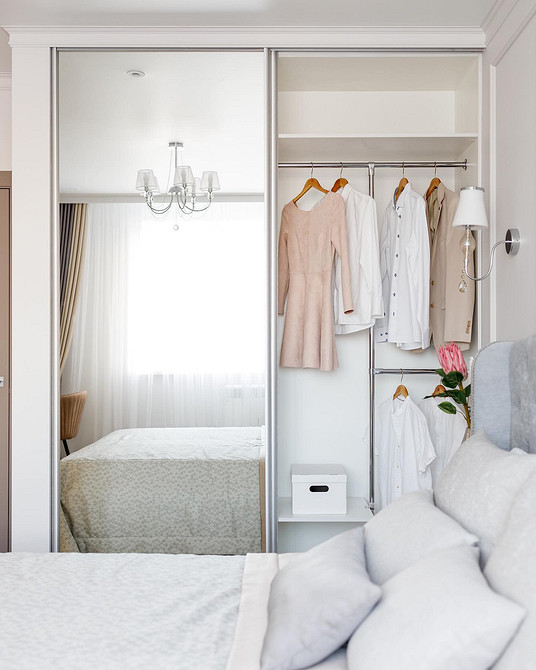 Наполнение шкафа-купе: как спланировать хранение, чтобы поместилось все (54 фото)