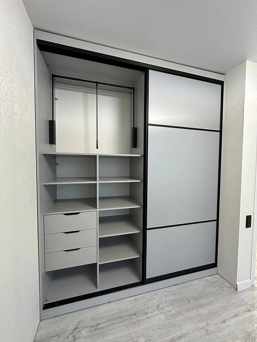 Наполнение шкафа-купе: как спланировать хранение, чтобы поместилось все (54 фото)