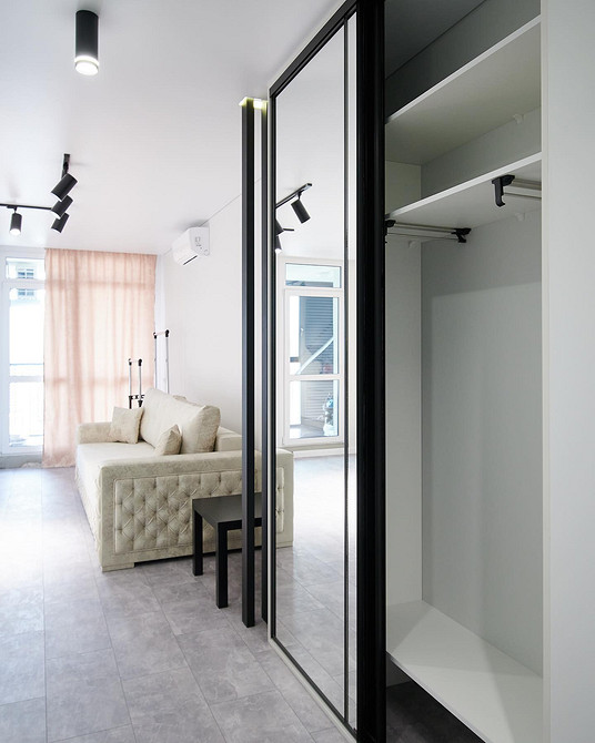 Наполнение шкафа-купе: как спланировать хранение, чтобы поместилось все (54 фото)