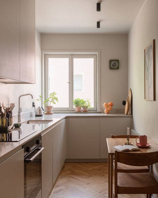 Дизайн интерьера узкой кухни: правила оформления и расстановки мебели (64 фото)
