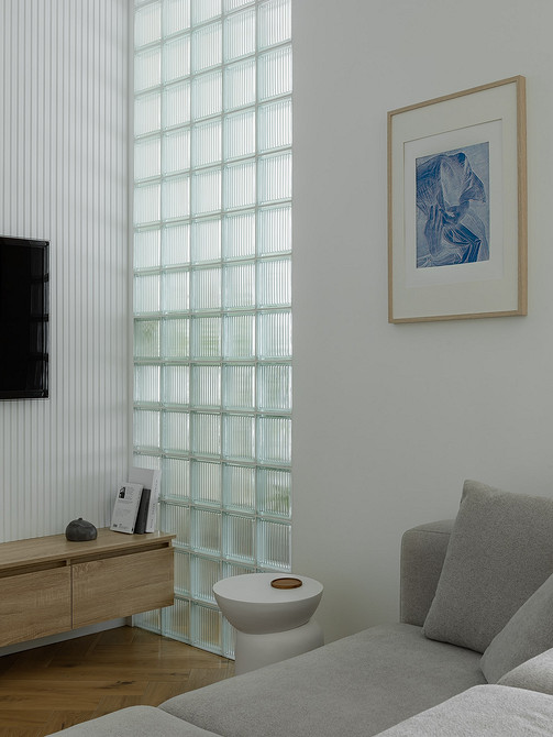 Стеклоблоки в интерьере: плюсы и минусы, варианты применения (93 фото)