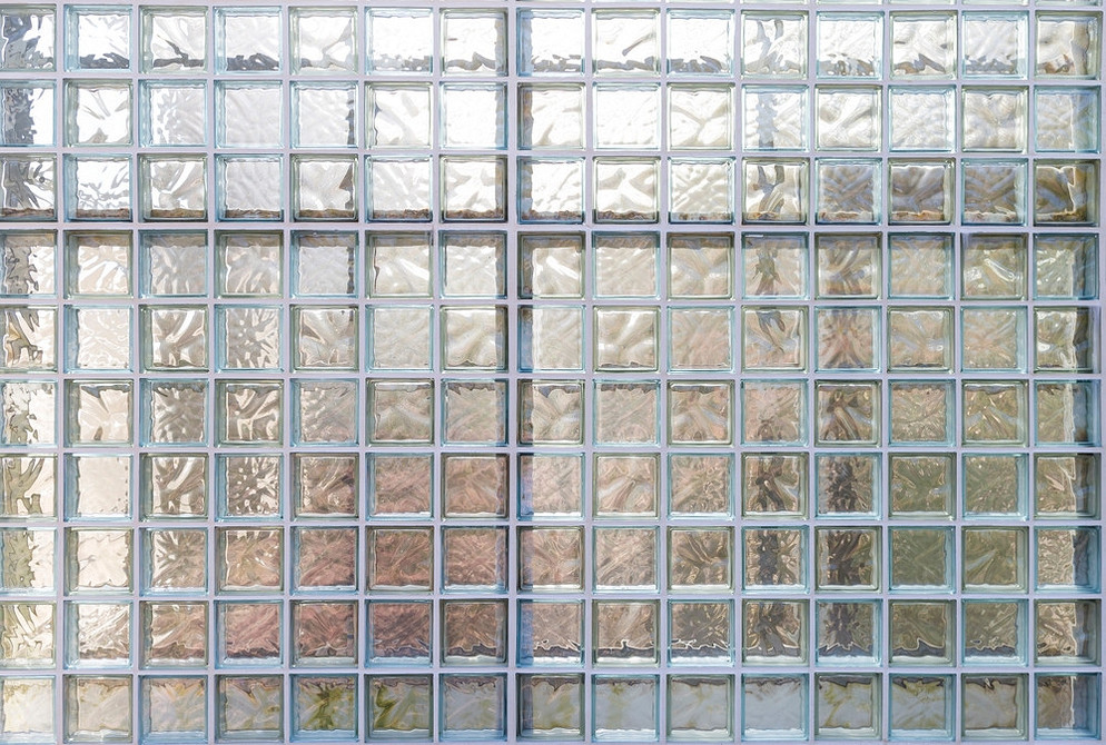 Стеклоблоки в интерьере: плюсы и минусы, варианты применения (93 фото)