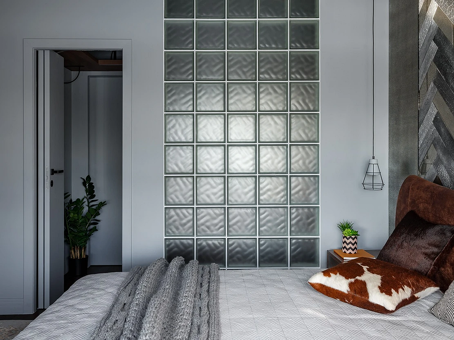 Стеклоблоки в интерьере: плюсы и минусы, варианты применения (93 фото)