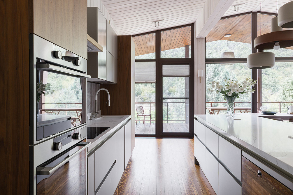 Дом с потрясающими видами на горы: интерьер 116 кв. м для двух поколений семьи