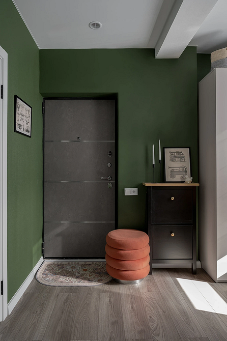 Как красиво повесить постеры: 5 популярных схем и красивые идеи (97 фото)