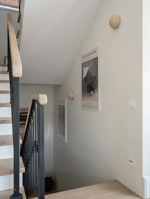 Как красиво повесить постеры: 5 популярных схем и красивые идеи (97 фото)