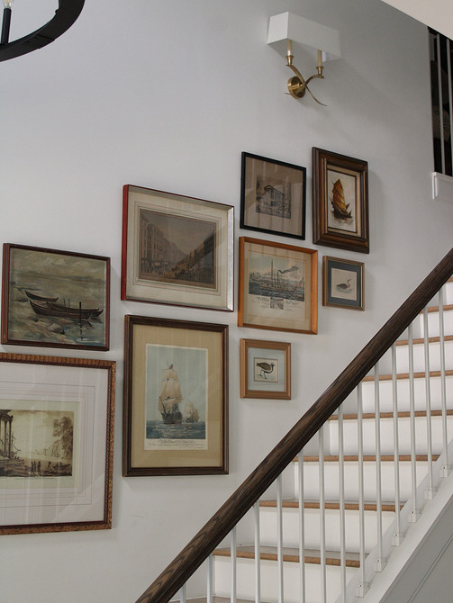 Как красиво повесить постеры: 5 популярных схем и красивые идеи (97 фото)