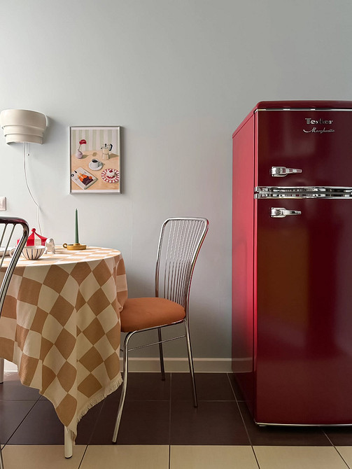 Как красиво повесить постеры: 5 популярных схем и красивые идеи (97 фото)