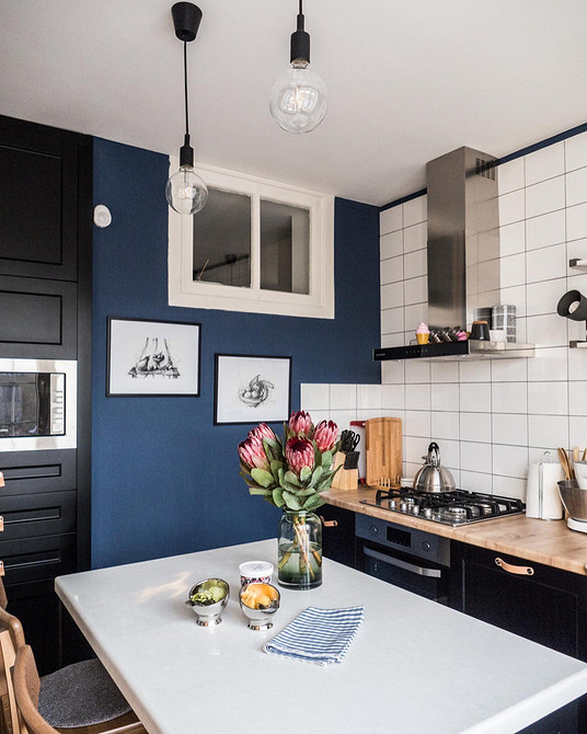 Как красиво повесить постеры: 5 популярных схем и красивые идеи (97 фото)