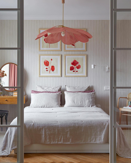 Как красиво повесить постеры: 5 популярных схем и красивые идеи (97 фото)