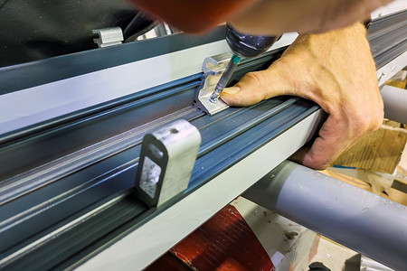 Как работать с алюминиевым профилем: все о гибке, сварке, монтаже и креплении