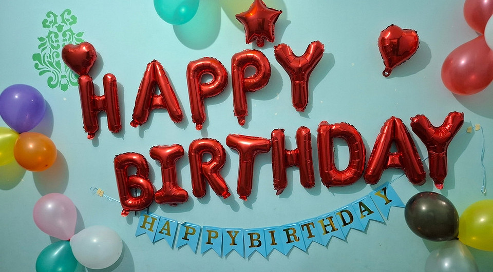 Как прикрепить шарики к стене: способы и полезные советы