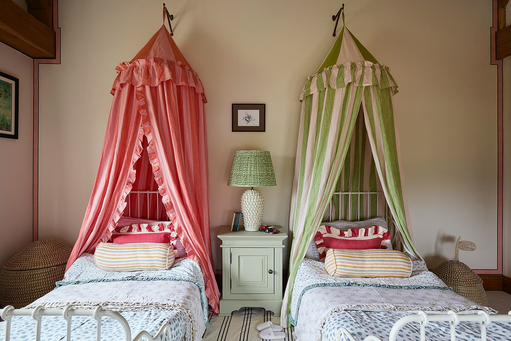 Дизайн интерьера детской для мальчика и девочки: советы по оформлению (73 фото)