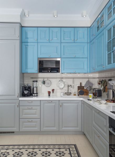 Дизайн: Zi-design interiors Маленькая кухня: 8 потрясающих идей для хранения