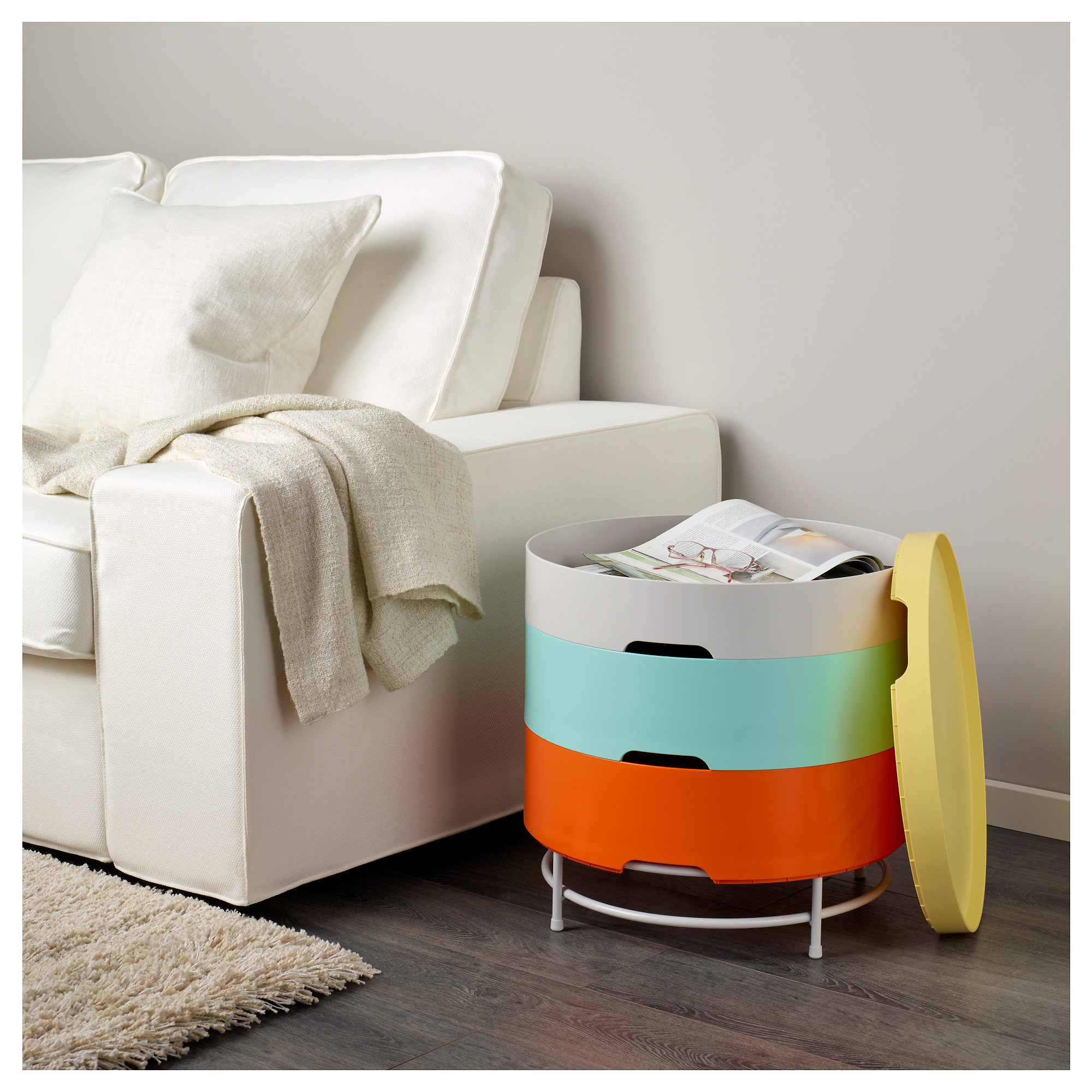Столик с отделениями ИКЕА ПС 2014, Ikea. Цена - 5999 рублей. Фото: ikea.com Праздничное настроение: подборка классных интерьерных подарков к Новому году