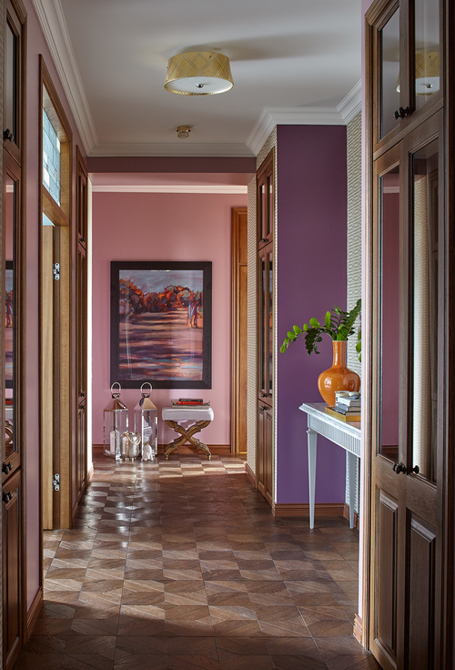 Ультра фиолетовый в коридоре пример