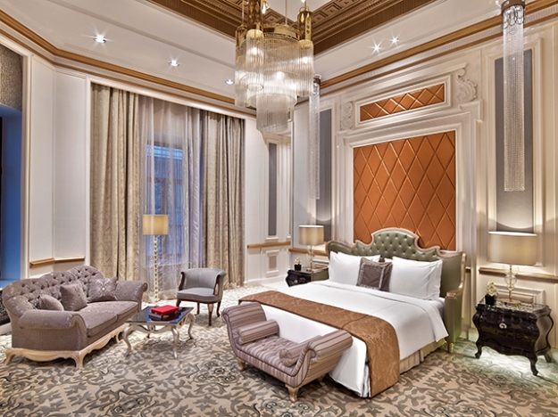 Королевский люкс отеля St. Regis Moscow Nikolskaya. Фото: stregismoscow.com 10 романтических отелей, в которых стоит отметить День влюбленных
