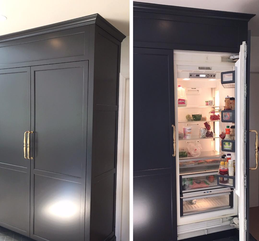 как спрятать холодильник в шкафу фото