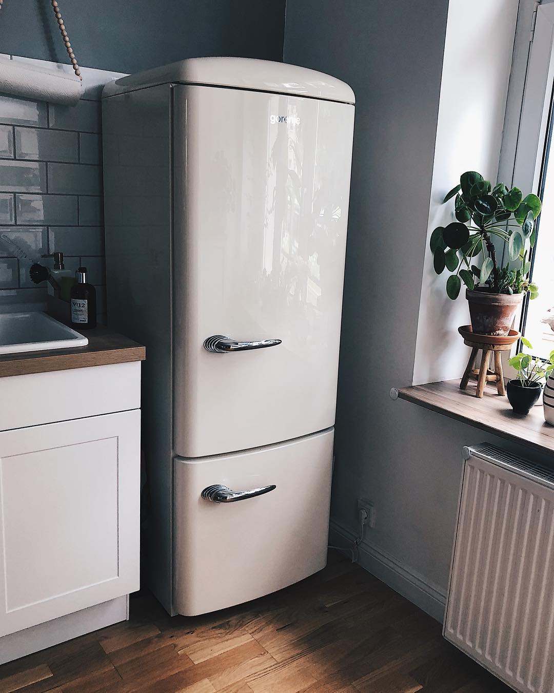 Холодильник под цвет стен