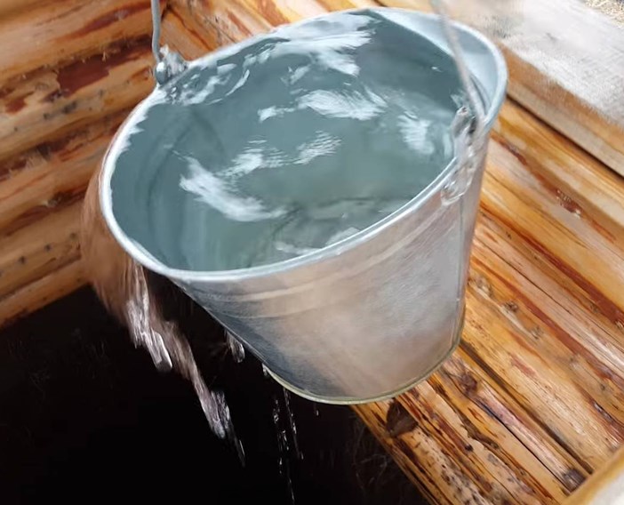 Ведро с водой Ведро с водой